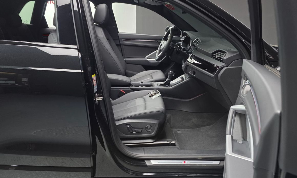Audi Q3 40 TFSI Quattro Premium, 2025