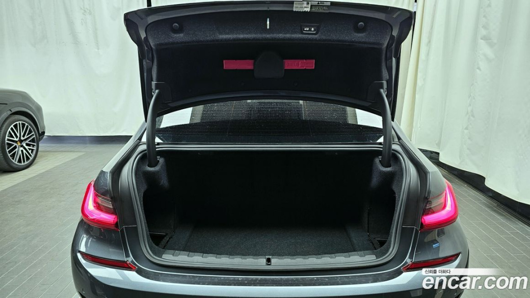 BMW 3-Series 320i M Sport, 2022