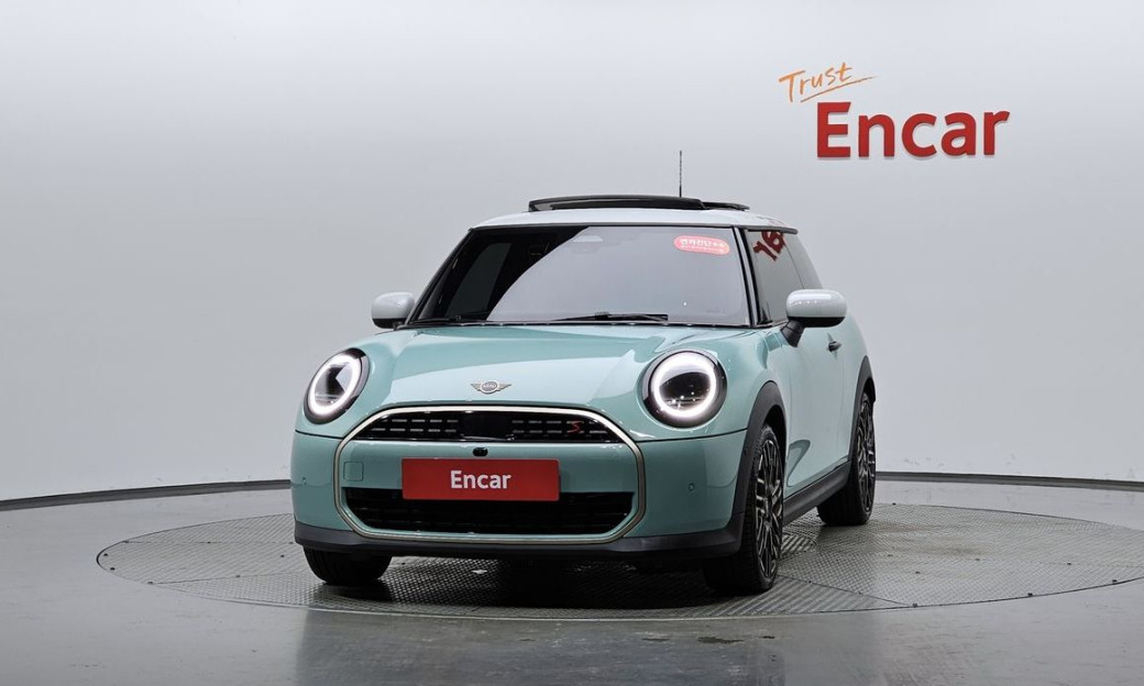 Mini Cooper Favoured, 2025