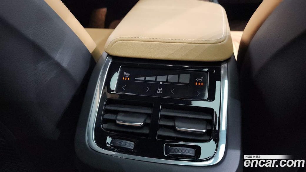 Volvo XC60 B5 Inscription, 2022