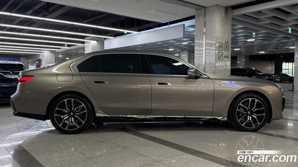 BMW 7-Series 740i xDrive M Sport, 2024