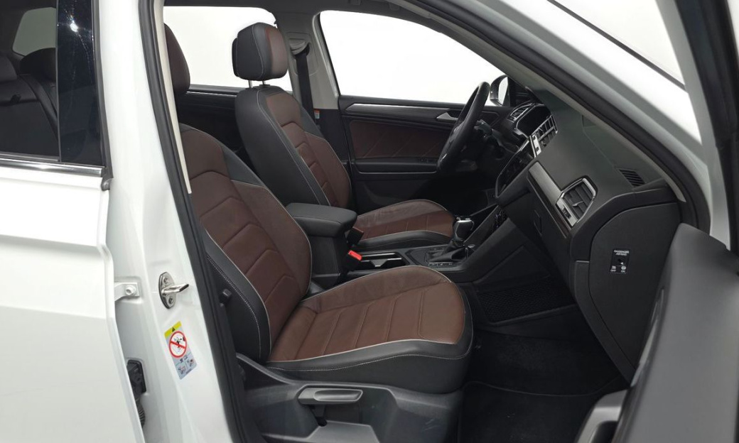 Volkswagen Tiguan 2.0 TSI Prestige, 2024