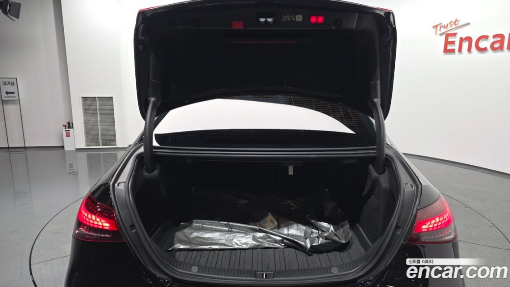 Mercedes-Benz E-Class E250 AMG Line, 2023