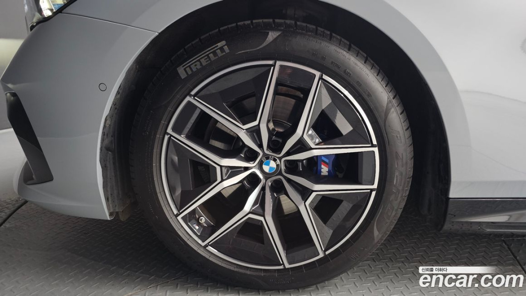 BMW 5-Series 520i M Sport, 2024