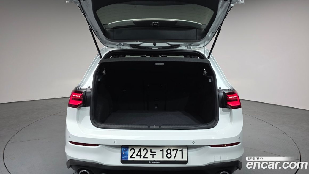 Volkswagen Golf 2.0 GTI, 2024