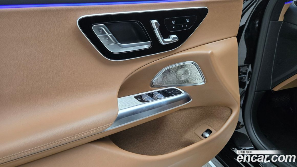 Mercedes-Benz E-Class E300 4MATIC Exclusive, 2025