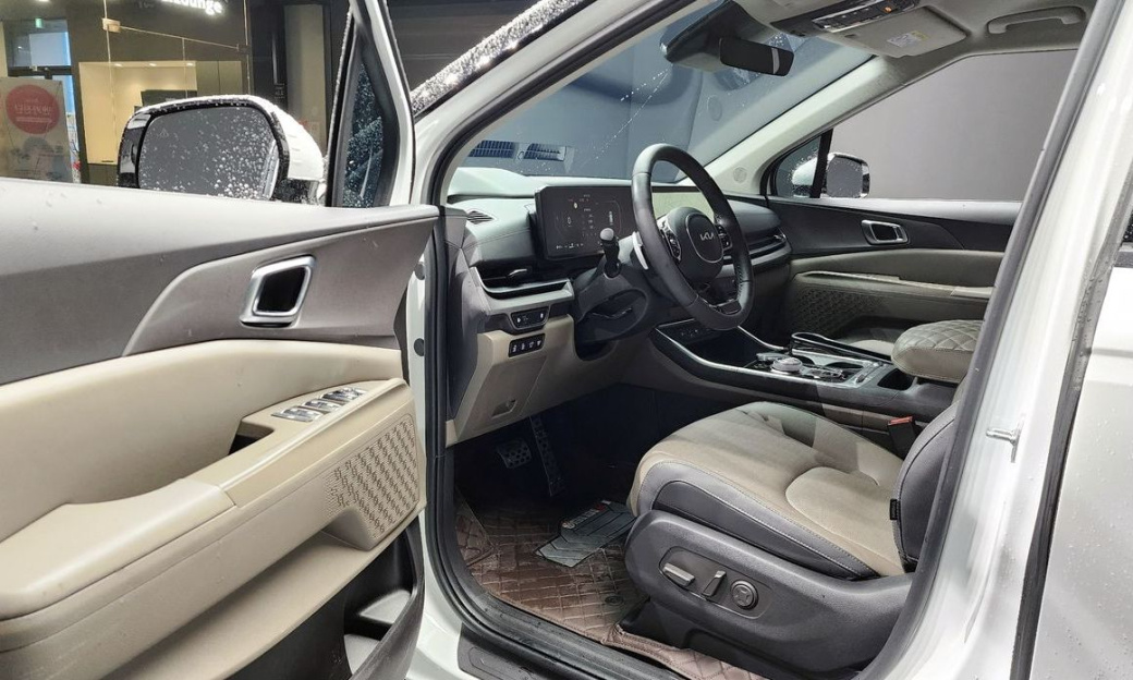 Kia Carnival 7-Seater Noblesse, 2025