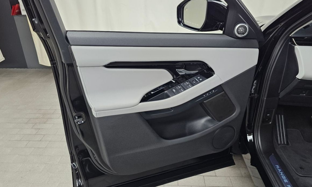 Land Rover Range Rover Evoque P250 Dynamic SE, 2025