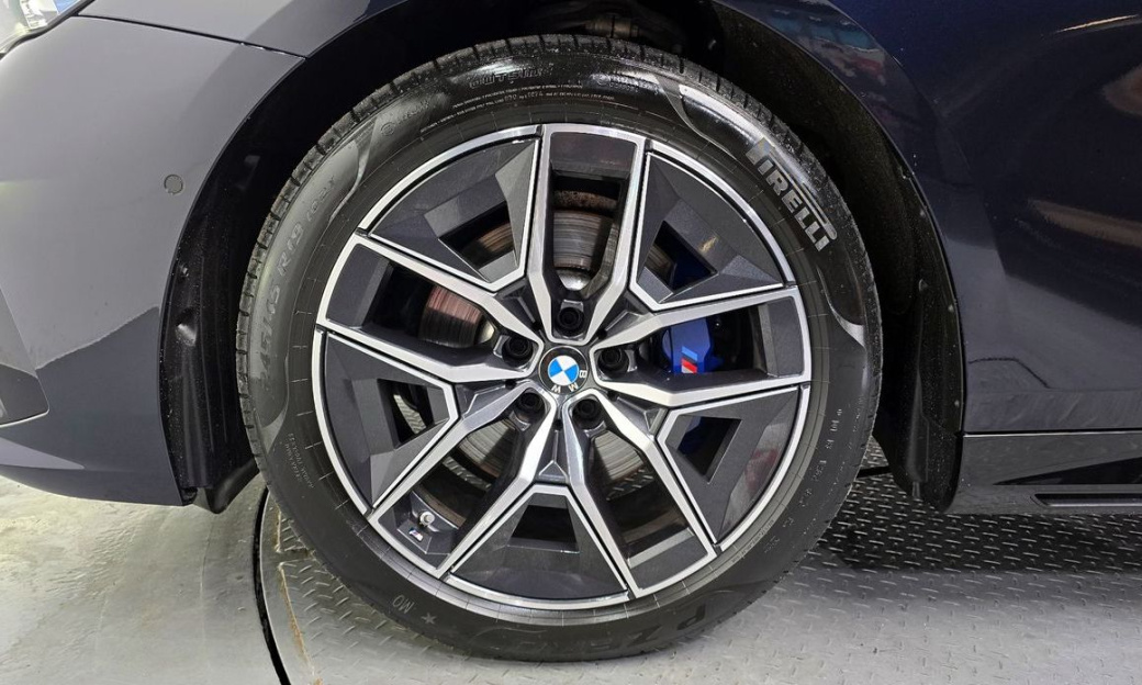 BMW 5-Series 520i M Sport, 2025