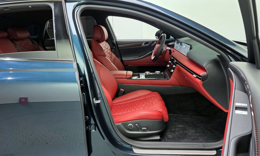 Genesis G80 Gasoline 2.5 Turbo AWD, 2025