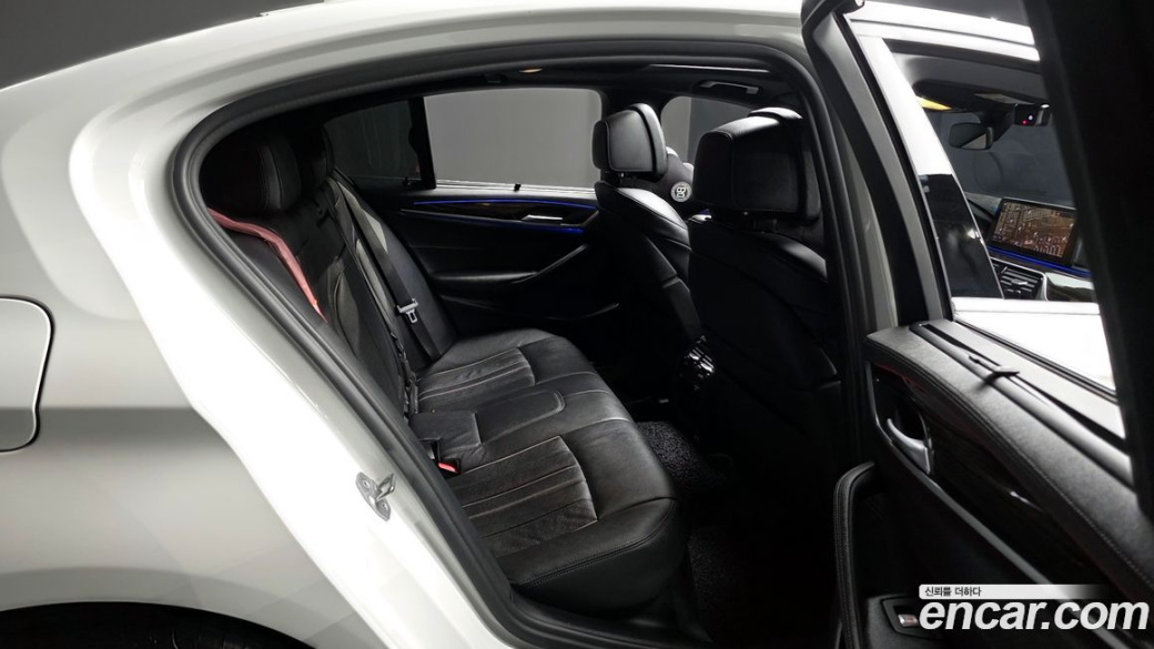 BMW 5-Series 520i M Sport, 2022