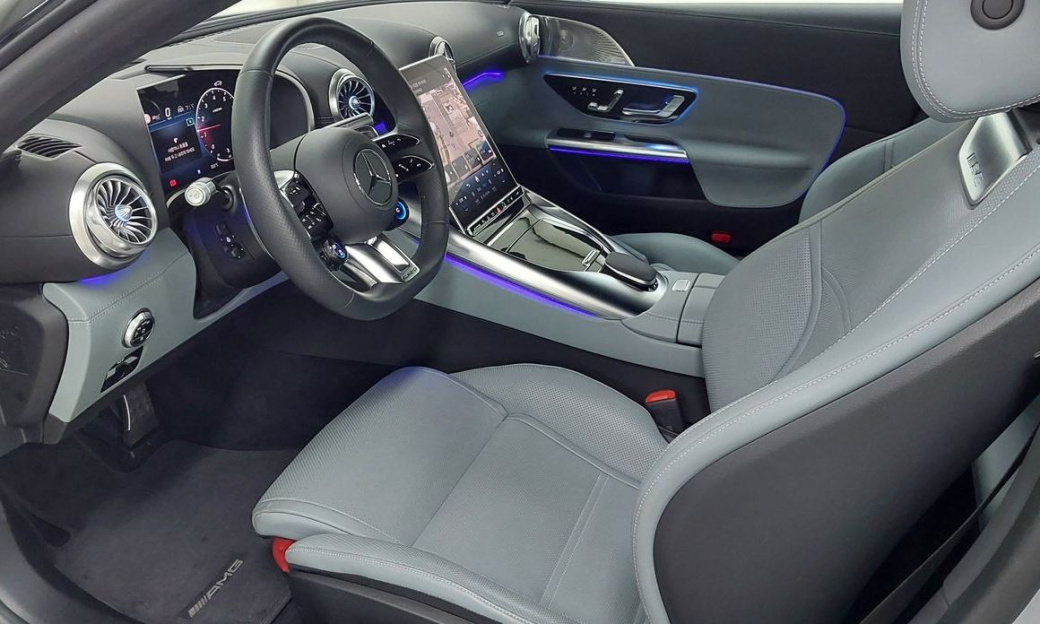 Mercedes-Benz SL-Class AMG SL63 4MATIC+, 2025
