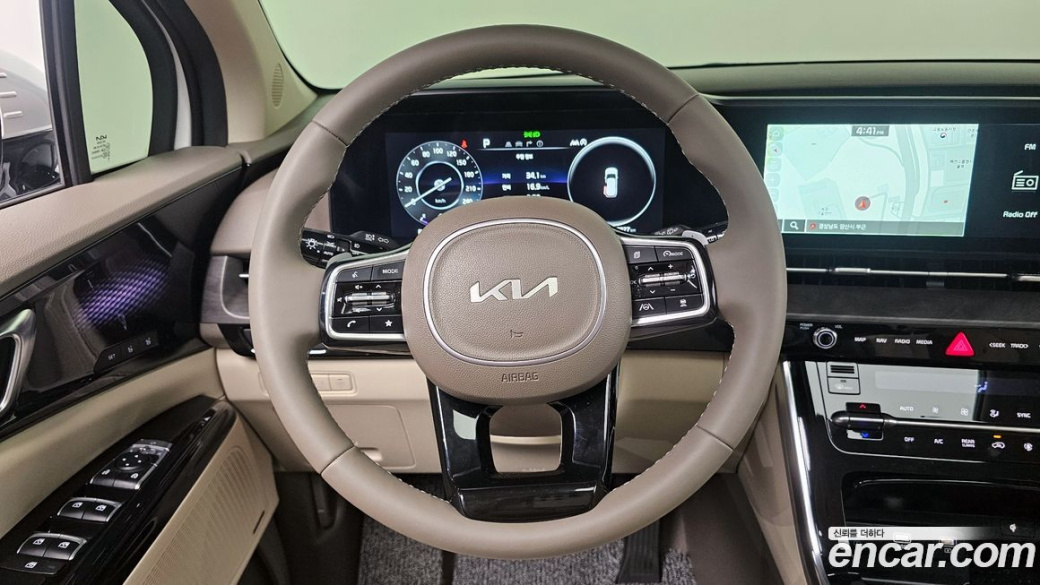 Kia Carnival 9-Seater Signature, 2023