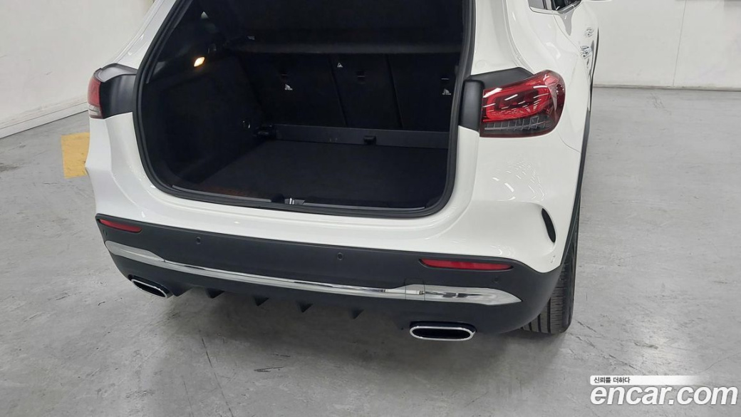 Mercedes-Benz GLA-Class GLA250 4MATIC, 2023