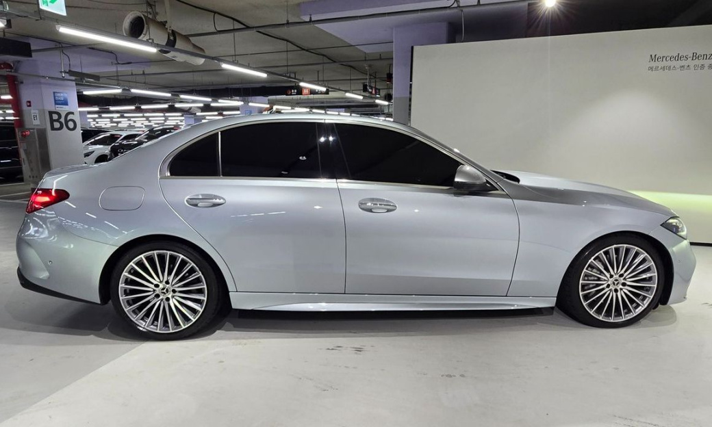 Mercedes-Benz C-Class C300 4MATIC AMG Line, 2023