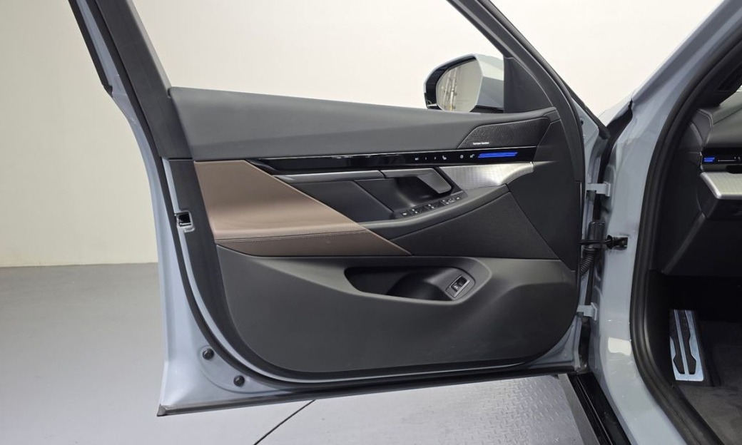 BMW 5-Series 520i M Sport, 2024