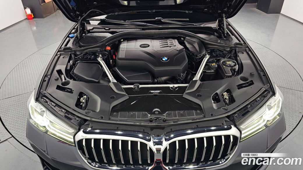 BMW 5-Series 520i M Sport, 2022