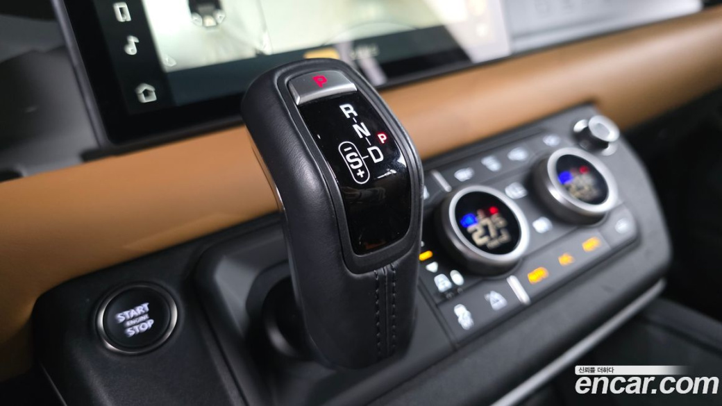Land Rover Defender 110 P300 X-Dynamic SE, 2024