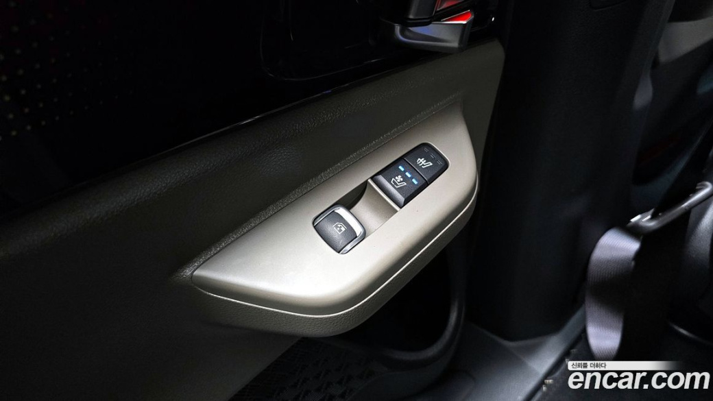 Kia Carnival 9-Seater Signature, 2024