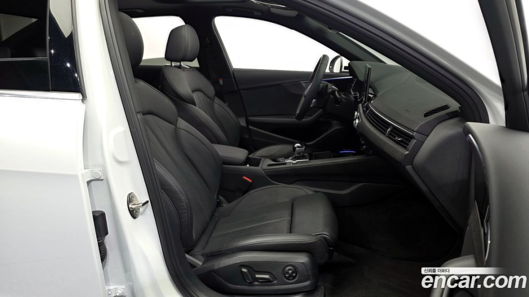 Audi A4 40 TFSI Premium, 2023
