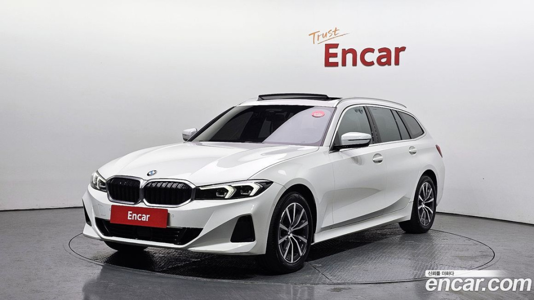 BMW 3-Series 320i Touring, 2023