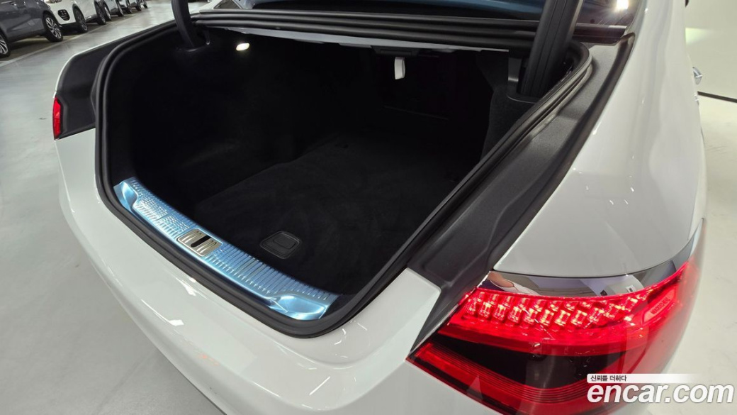 Mercedes-Benz S-Class S500L 4MATIC, 2025