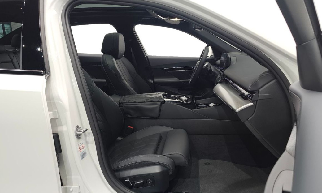 BMW 5-Series 520i M Sport, 2024