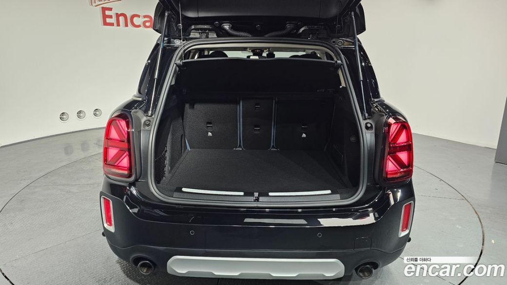 Mini Countryman ALL4 Classic Launch Pack, 2023