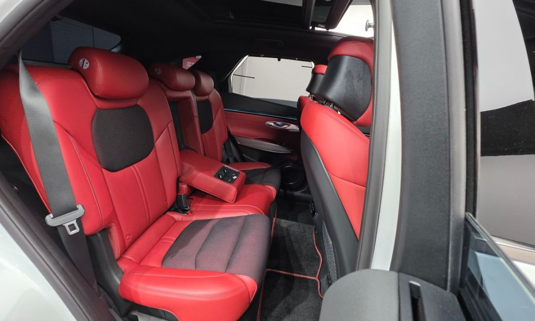 Genesis GV70 2.5T Gasoline AWD, 2025