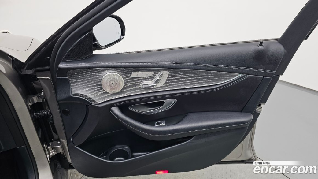 Mercedes-Benz E-Class E350 4MATIC Avantgarde, 2022