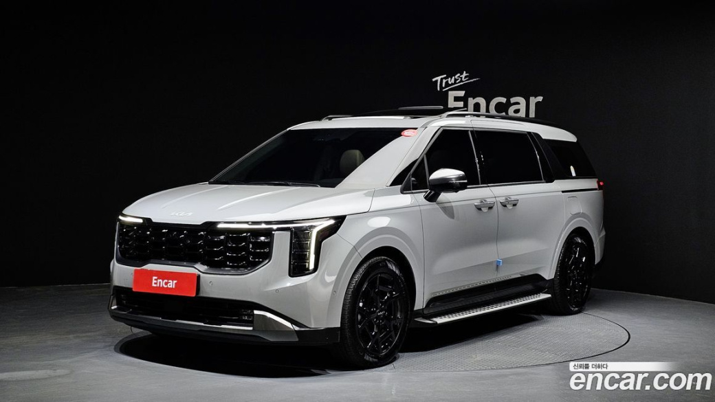 Kia Carnival 9-Seater Gravity, 2024