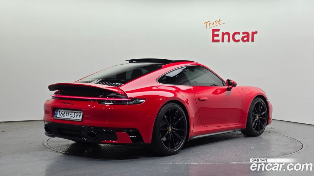 Porsche 911 Carrera, 2024