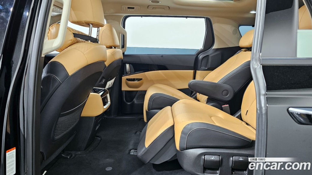 Kia Carnival 7-Seater Noblesse, 2023