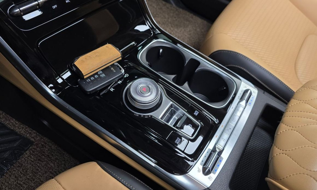 Kia Carnival 7-Seater Signature, 2022