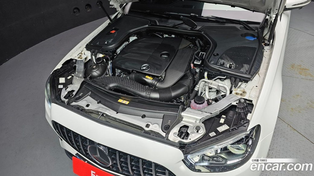 Mercedes-Benz E-Class E350 4MATIC AMG Line, 2022