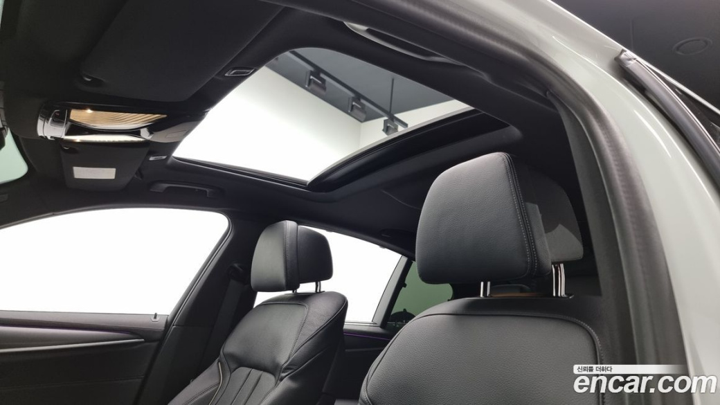 BMW 5-Series 520i M Sport, 2023