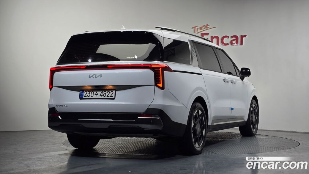 Kia Carnival 7-Seater Signature, 2024