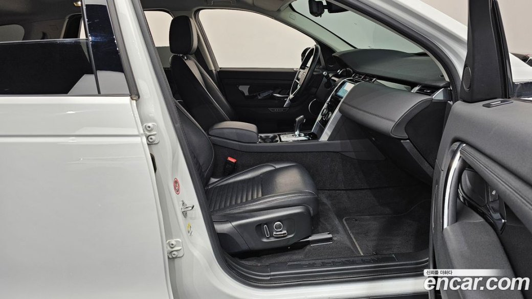 Land Rover Discovery Sport P250 SE, 2022