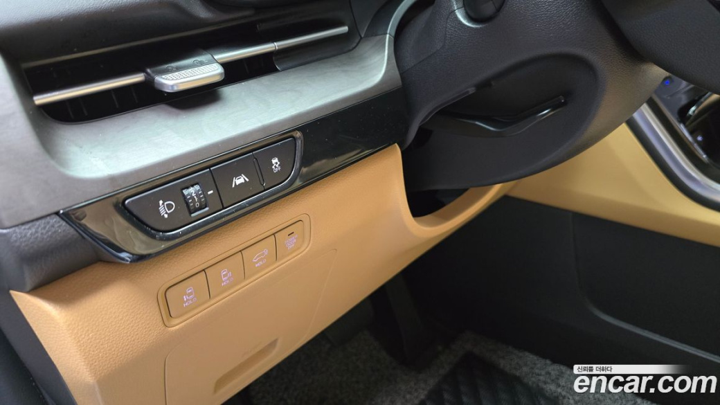 Kia Carnival 9-Seater Signature, 2023