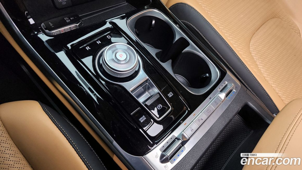 Kia Carnival 9-Seater Signature, 2023