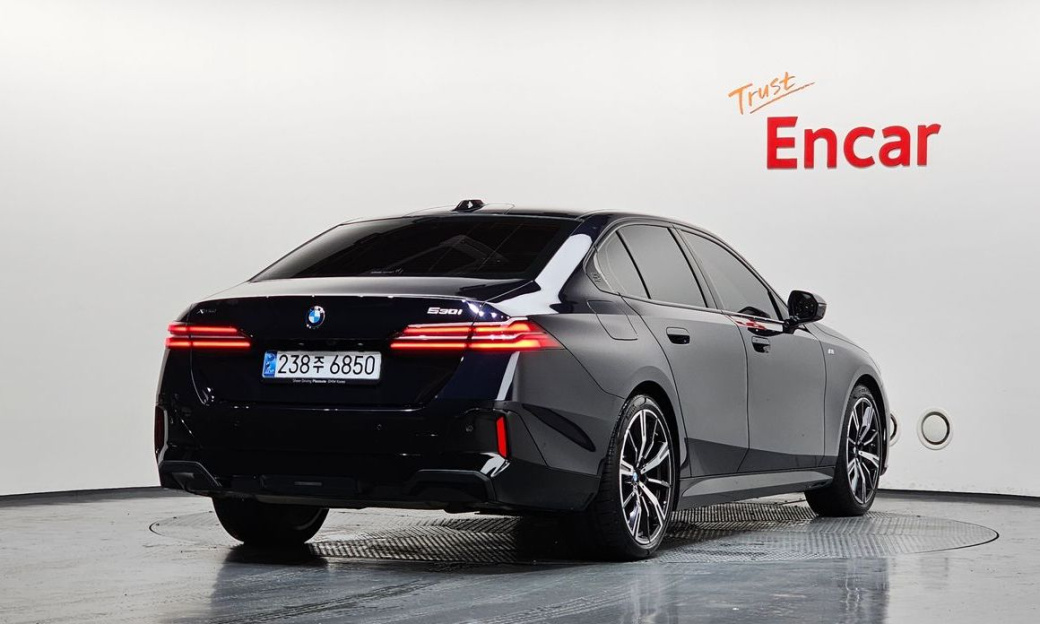 BMW 5-Series 530i xDrive M Sport, 2025