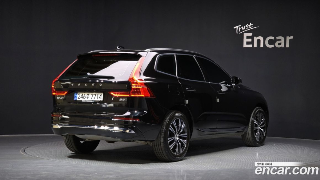 Volvo XC60 B5 Inscription, 2022