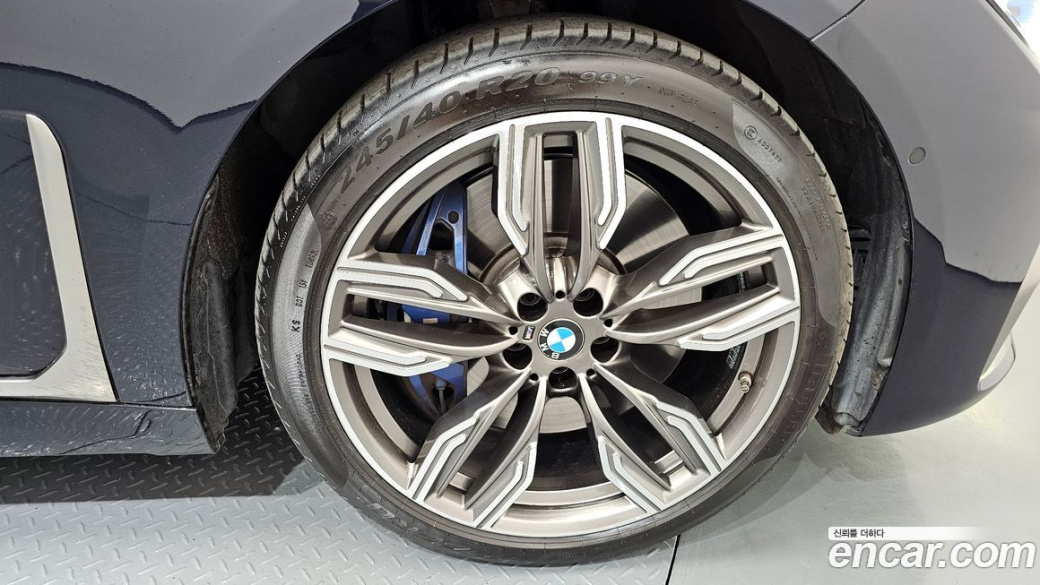 BMW 7-Series M760Li xDrive, 2022