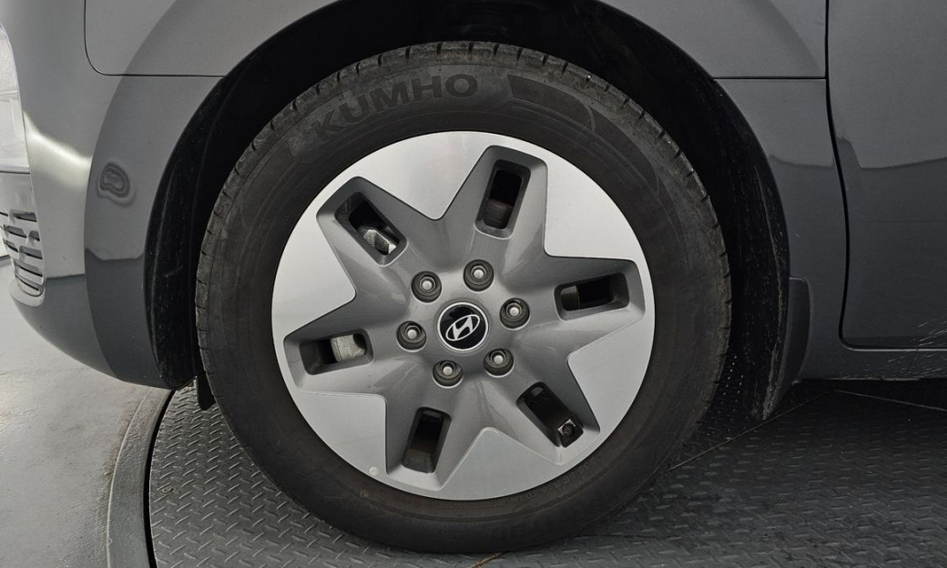 Hyundai Staria 4WD Tourer 9-Seater, 2025