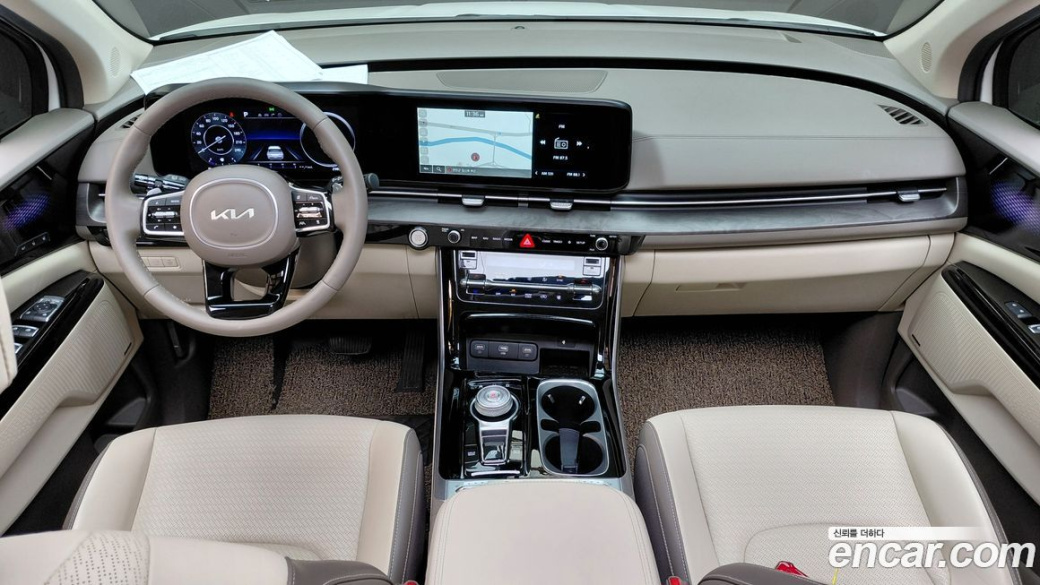 Kia Carnival 7-Seater Signature, 2023
