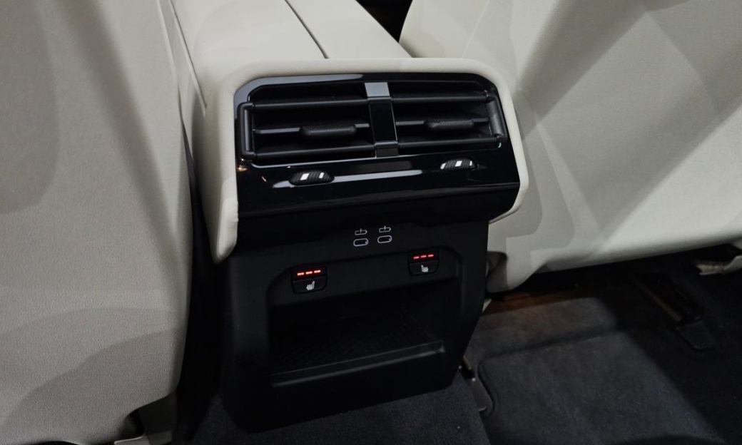 BMW 5-Series 520i M Sport, 2025