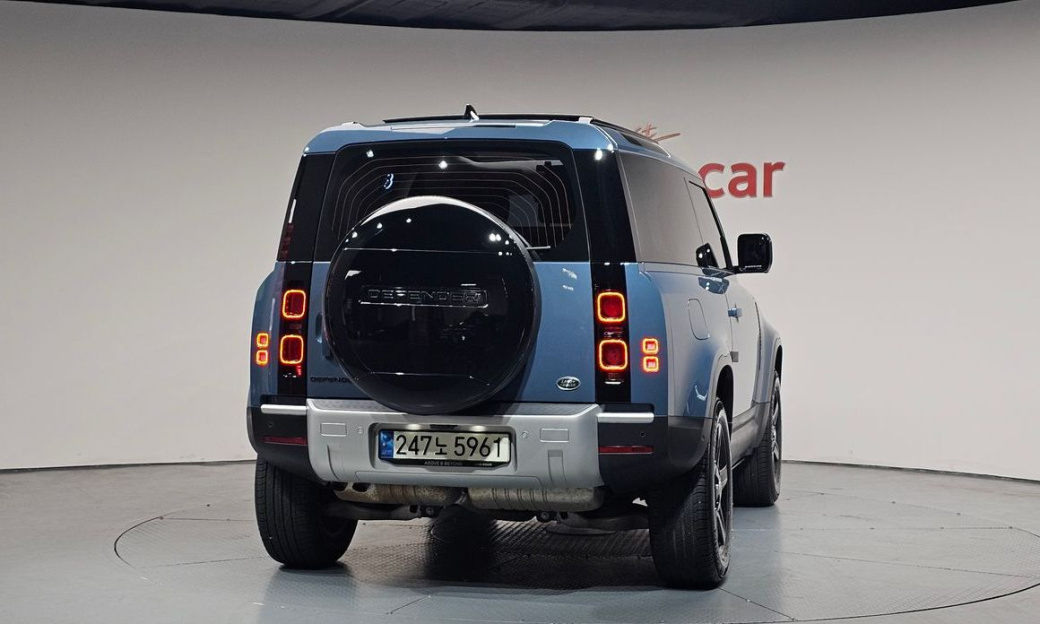 Land Rover Defender 90 D250 SE, 2022