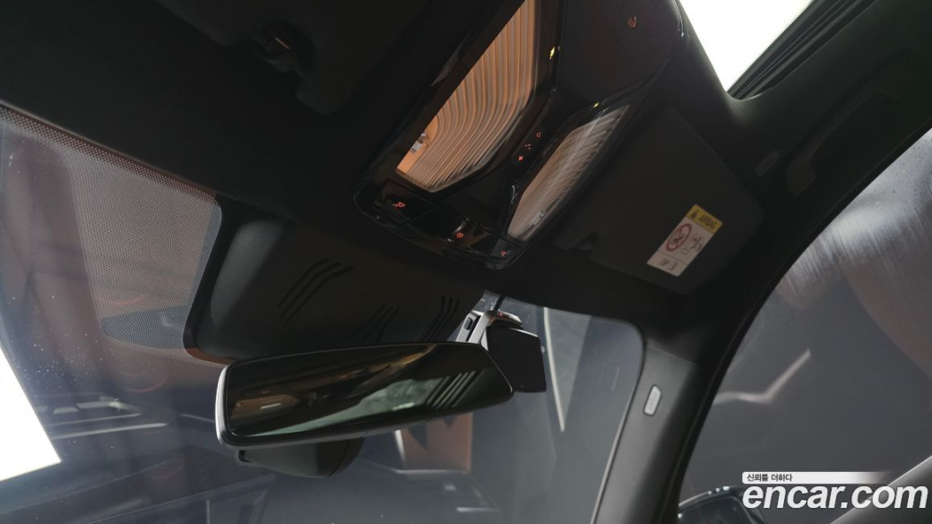 BMW 3-Series 320i Touring, 2024