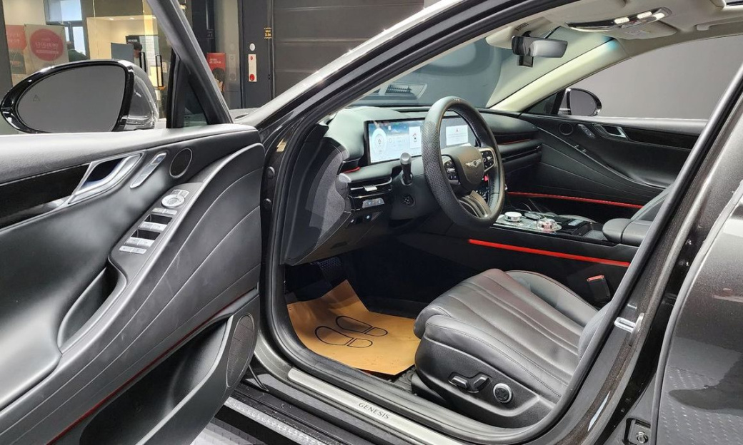 Genesis G80 Gasoline 2.5 Turbo 2WD, 2025