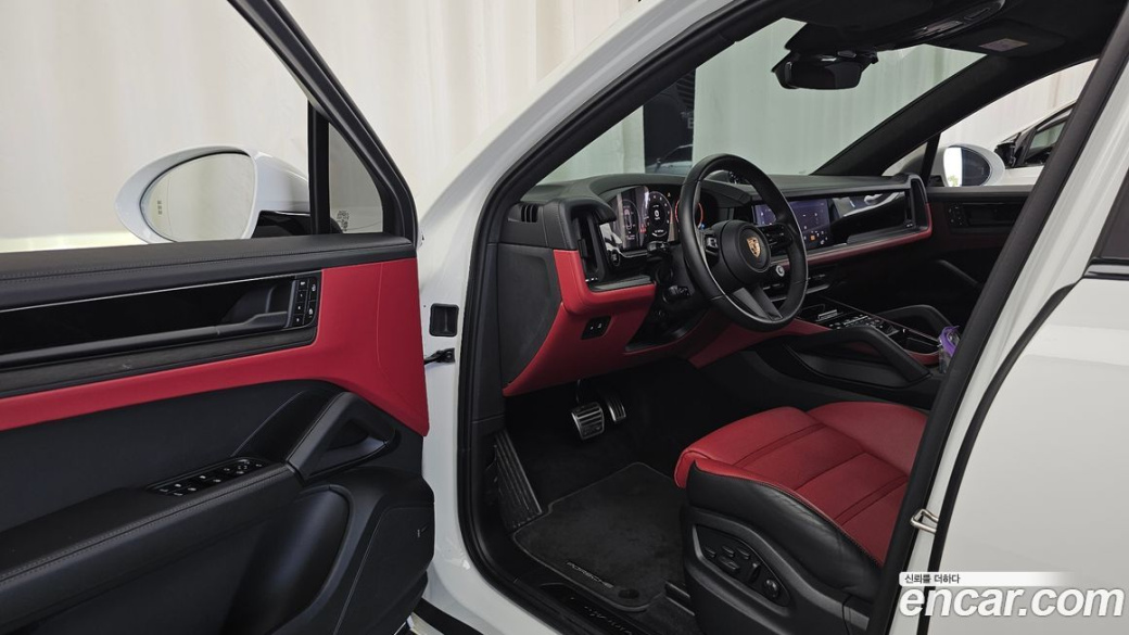 Porsche Cayenne 4.0 GTS Coupe, 2025